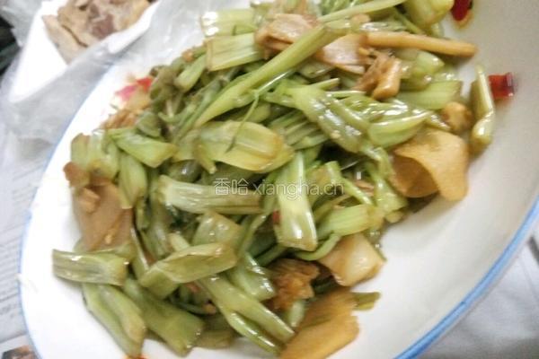 通菜梗炒酸笋的做法图解11
