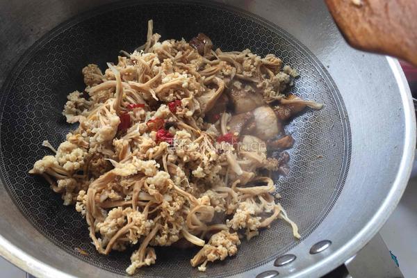 花菜干烧肉的做法图解6
