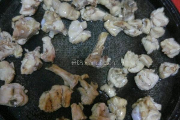 美味酱鸡腿的做法图解1