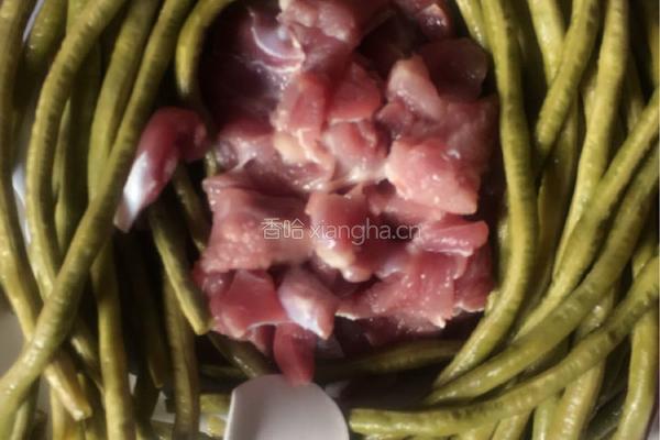 肉沫酸豇豆的做法图解1