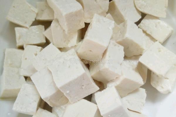 糖醋豆腐的做法图解1