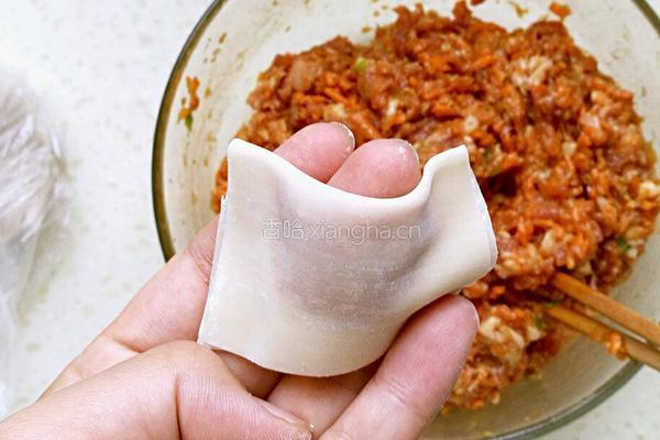 猪肉胡萝卜馅馄饨的做法图解8