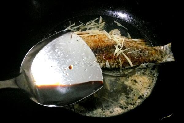 红烧鲫鱼的做法图解6