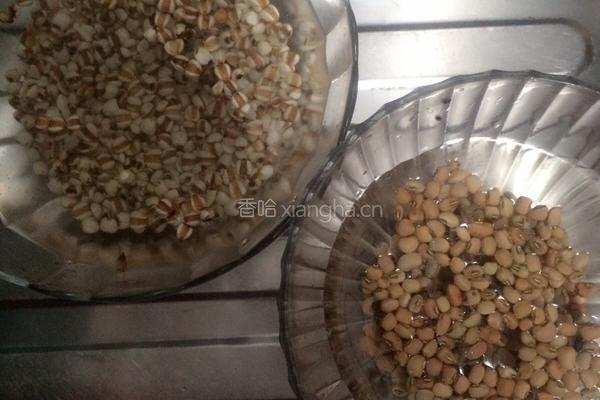 赤小豆薏米粥的做法图解1