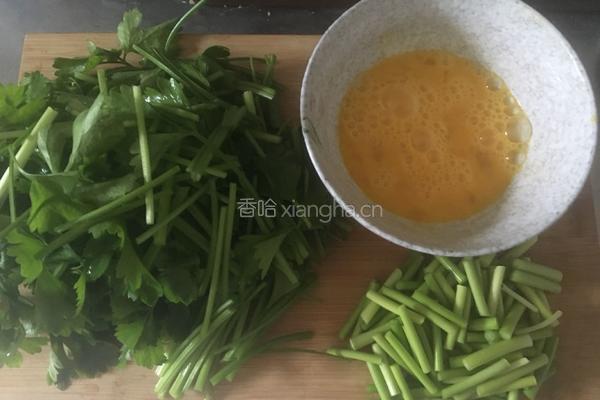 笨鸡蛋黑椒牛肉炒福建米粉的做法图解1