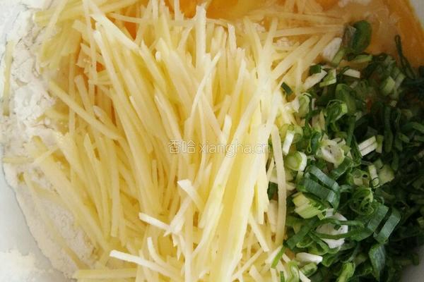 土豆丝茄汁蛋饼的做法图解3