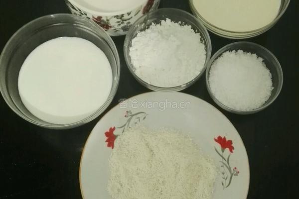 椰蓉奶糕小方的做法图解1