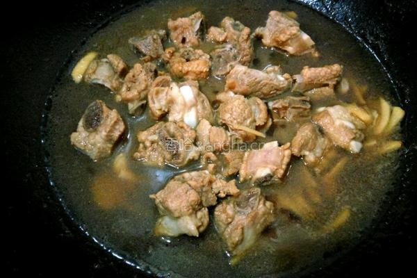 排骨炖油豆角的做法图解7