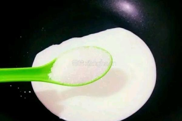 牛奶芒果布丁的做法图解3