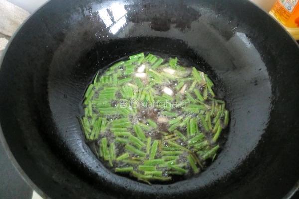 土豆丝炒芹菜的做法图解10