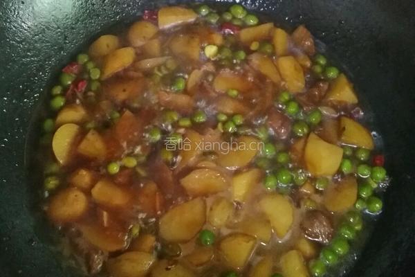 土豆炖青豆的做法图解3