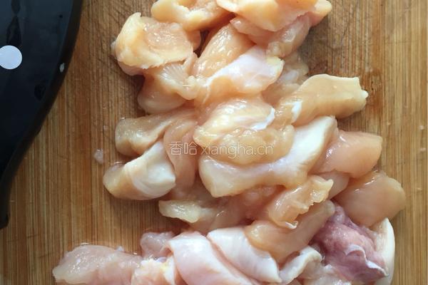 西红柿烩鸡肉饼的做法图解1