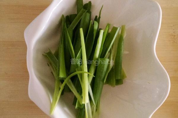 葱爆肉的做法图解2