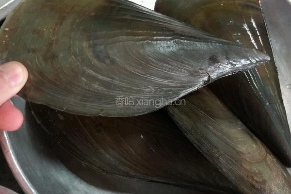 蒜蓉粉丝蒸带子的做法图解1