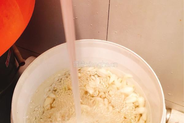 糖醋蕎头的做法图解1