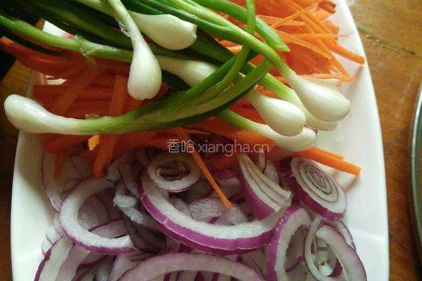 排骨酱炒牛肉的做法图解2