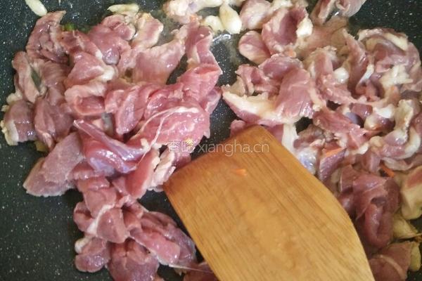 排骨酱炒牛肉的做法图解4