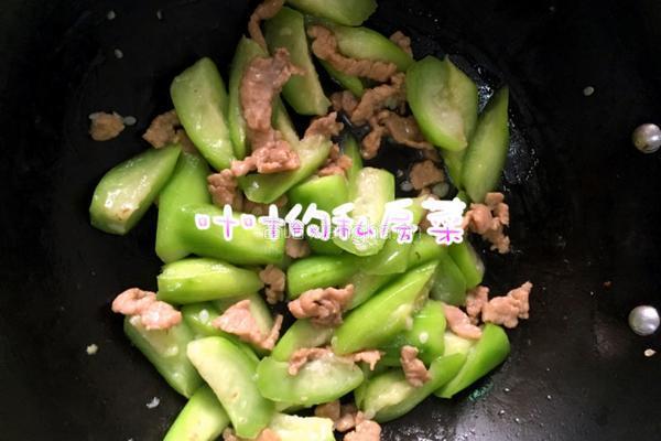 八角丝瓜炒肉的做法图解8
