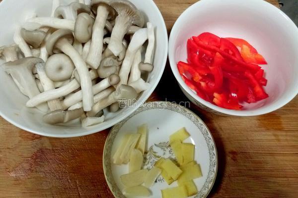 蘑菇肉丝的做法图解2