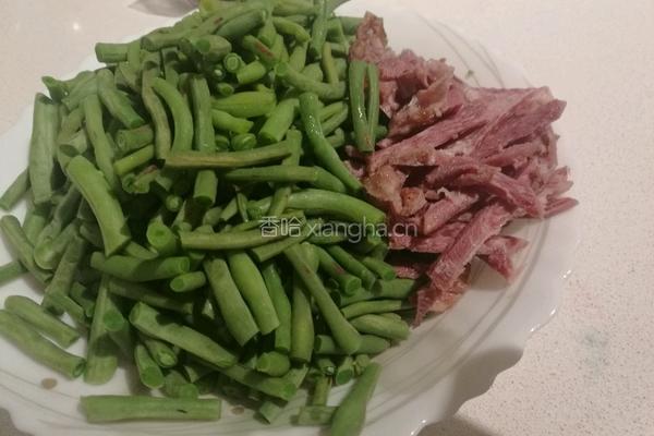 火鸡腿炒豇豆的做法图解4