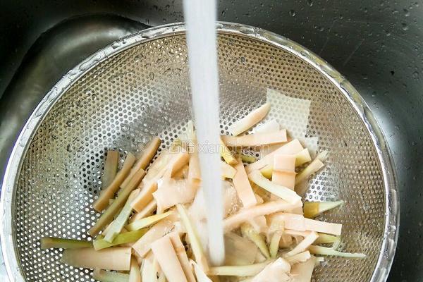 野小笋煮豆腐的做法图解3