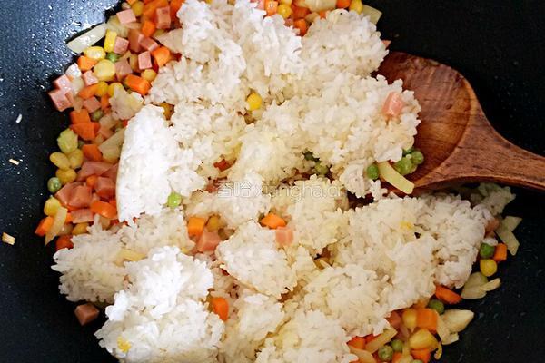时蔬炒饭的做法图解5