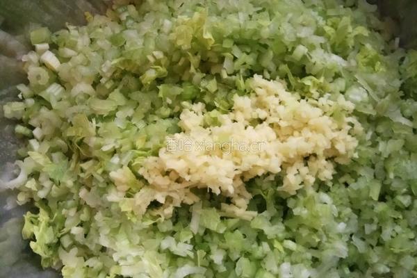芹菜猪肉饺的做法图解2