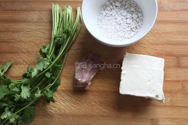 肉沫香菜豆腐羹的做法图解1