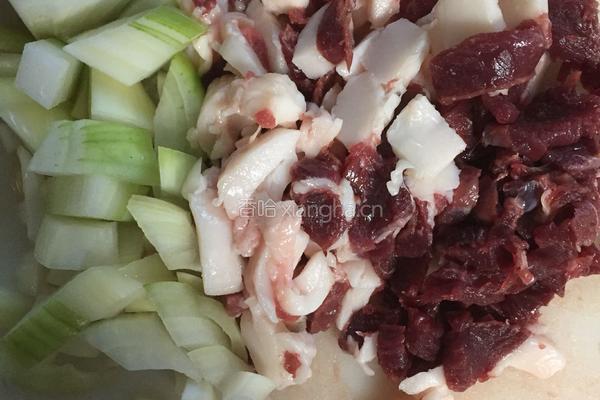 自制汉堡包肉饼胚的做法图解1