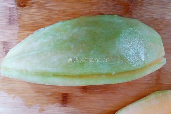 哈密瓜花样切法的做法图解4