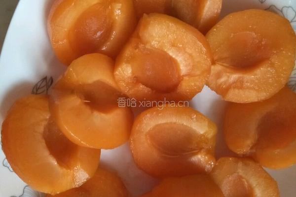 冰糖杏子罐头的做法图解3