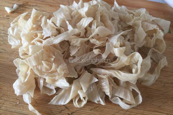 豆腐皮炒毛白菜的做法图解5