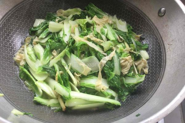 豆腐皮炒毛白菜的做法图解9