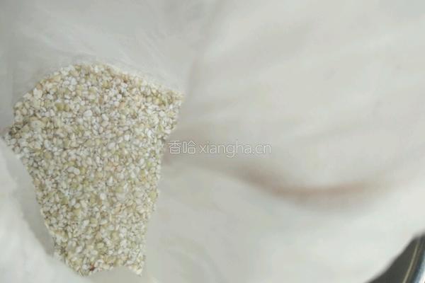 陕北荞麦凉粉的做法图解1