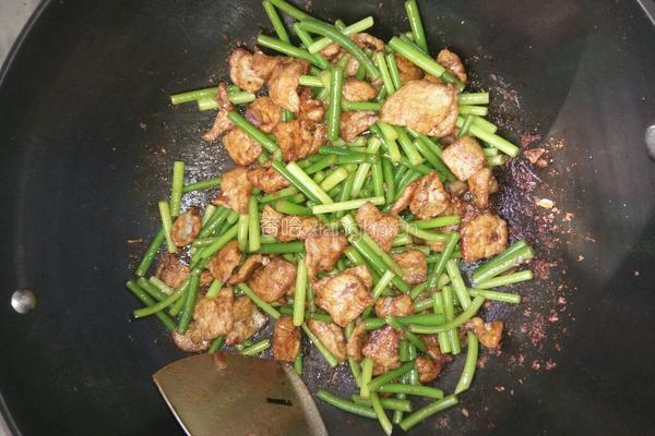 肉炒蒜薹的做法图解7