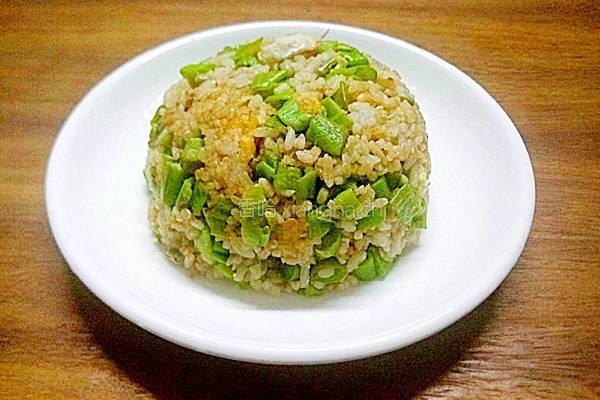 豆角咸鸭蛋炒饭的做法图解11