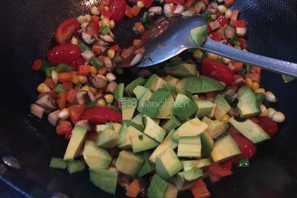 牛油果之杂果蔬炒饭的做法图解7