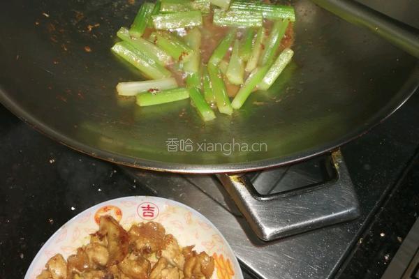 鸡翅炒西芹的做法图解4