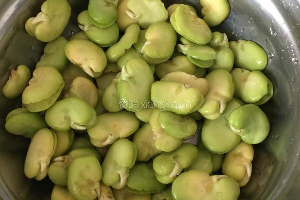 素炒玉米笋蚕豆的做法图解3