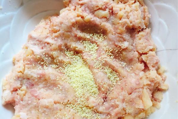 土豆泥肉末煎饼的做法图解3
