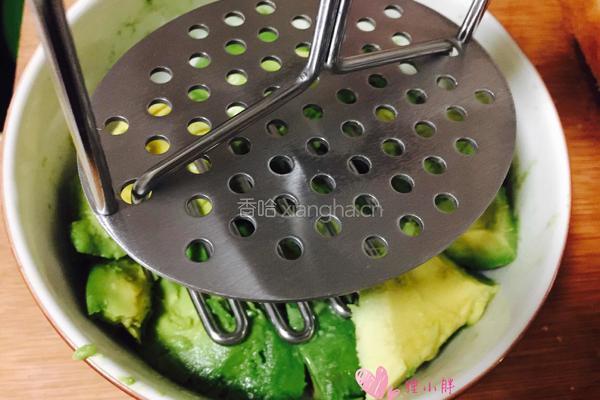 牛油果芝士三文治的做法图解4