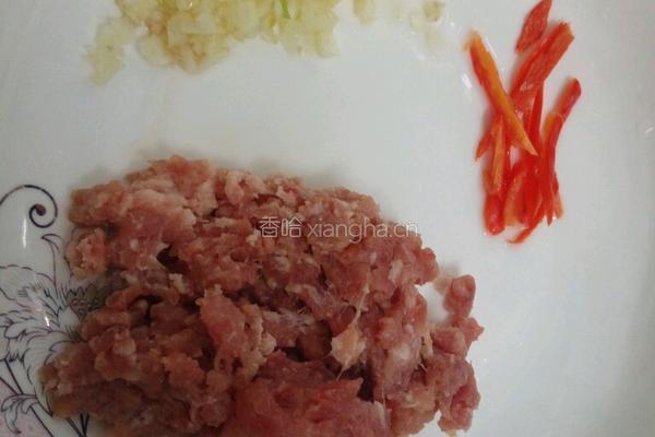 芦笋拌碎肉的做法图解1