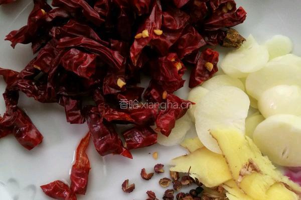 干煸鳝鱼片的做法图解1