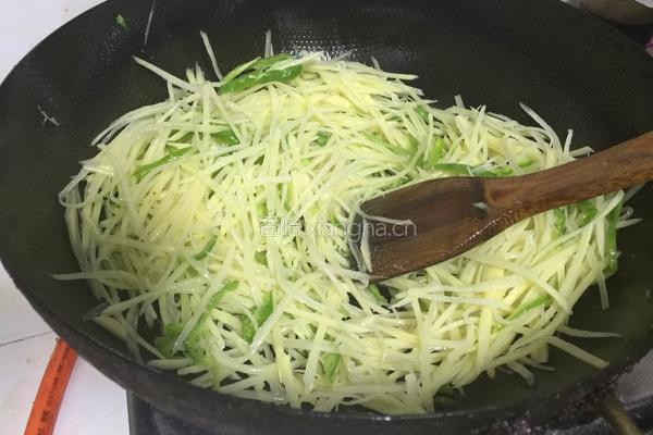 青椒土豆丝的做法图解7