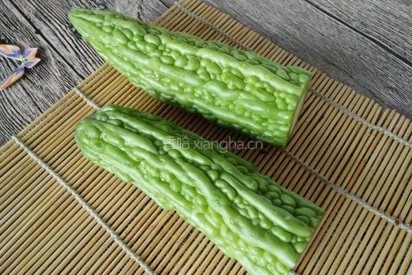 苦瓜小饼的做法图解1