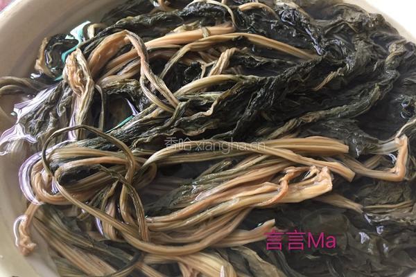 菜干五花肉糯米鸡的做法图解1