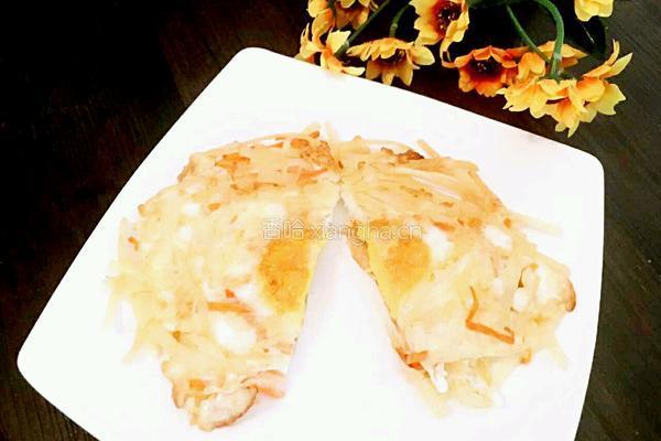 土豆丝鸡蛋饼的做法图解1