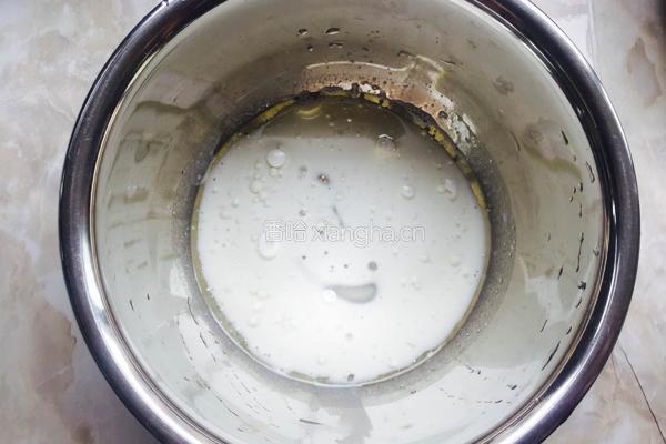 抹茶旋风蛋糕卷的做法图解4