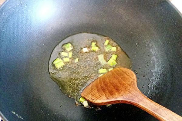 咖喱虾盖饭的做法图解3
