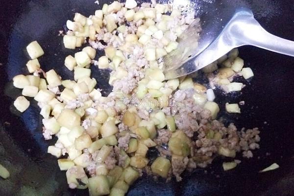 茄子打卤面的做法图解12